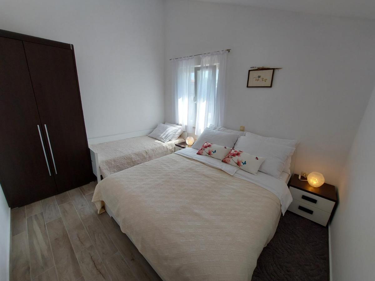 Vila Kraljica Malinska Extérieur photo